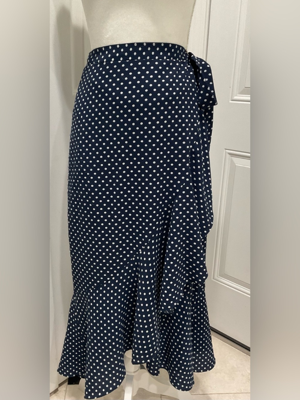 🍏🍏🍏 Max Studio Women’s Mid- Calf Wrap Curved Flounce Hem Skirt, Size S